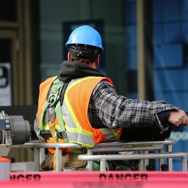 construction worker g7c883a466 1280 1 1024x682 1